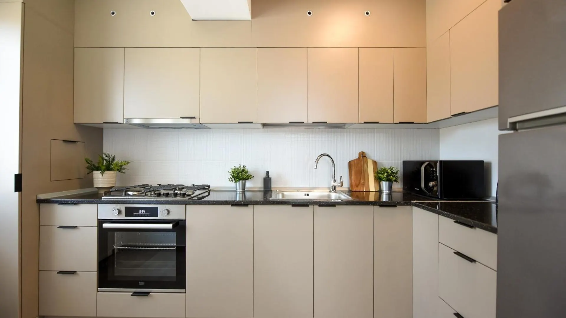 Apartment Urban Bliss - Contemporary Elegance In Modern Living Spaces Voluntari