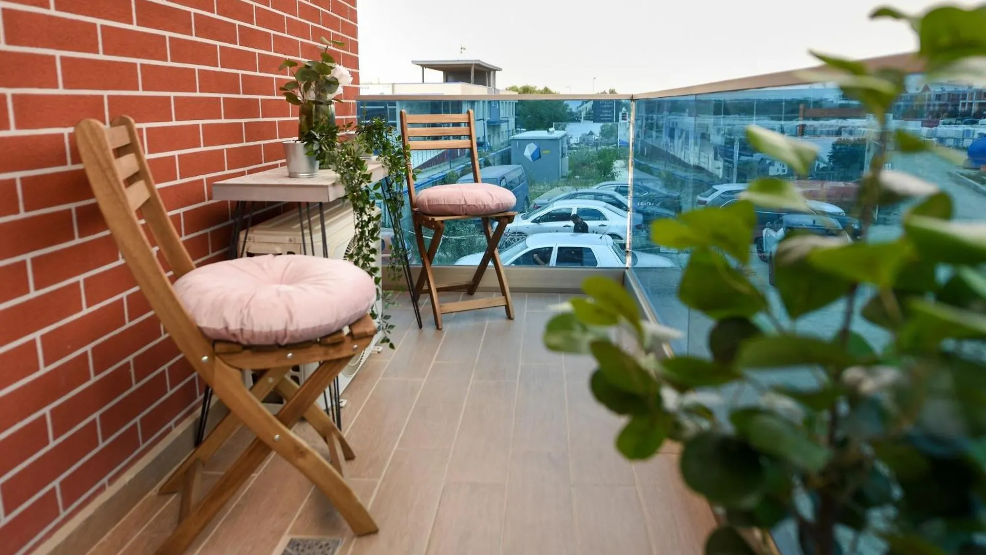 Urban Bliss - Contemporary Elegance In Modern Living Spaces Voluntari