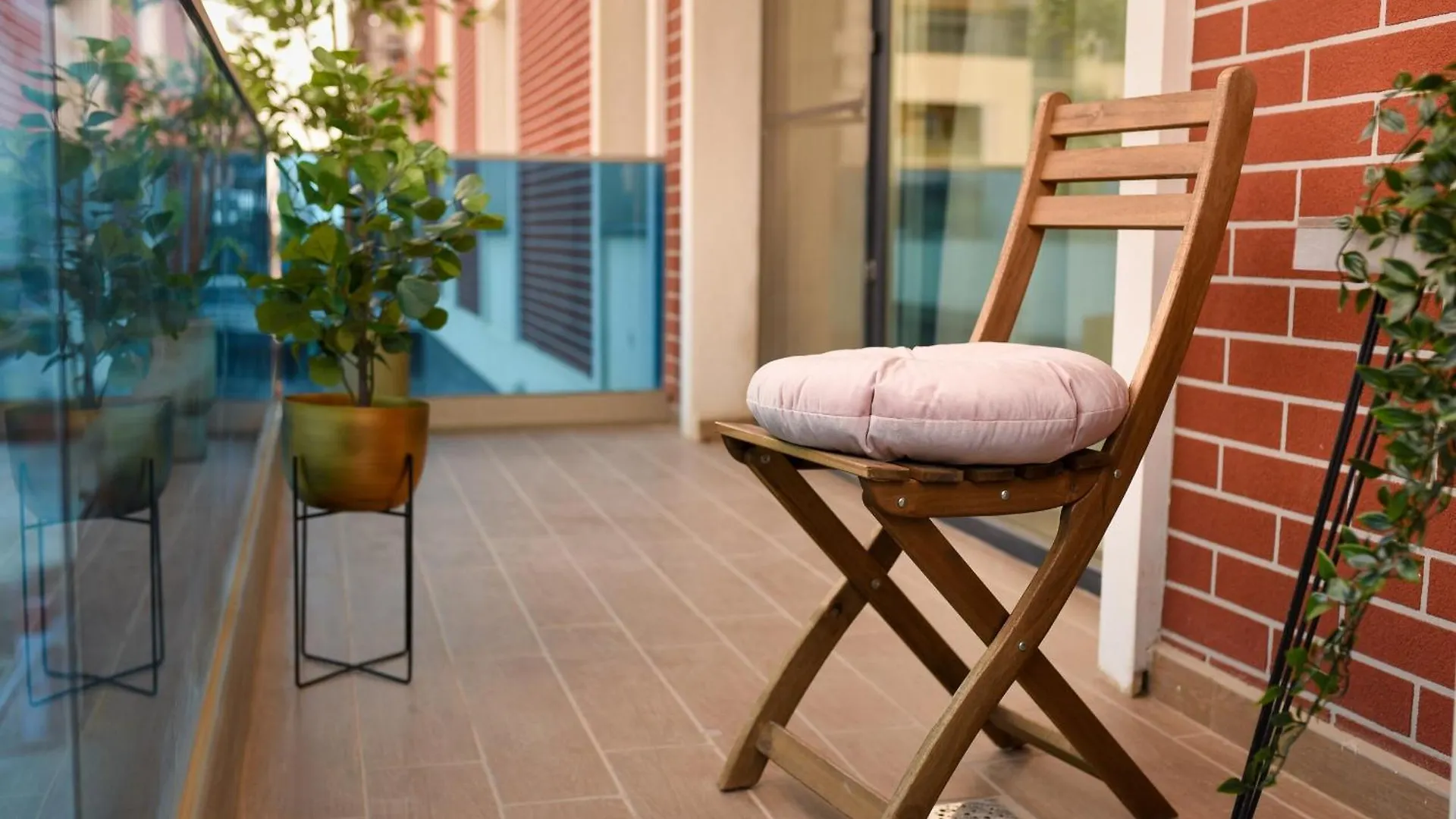 Urban Bliss - Contemporary Elegance In Modern Living Spaces Voluntari